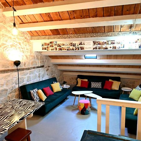 White Rabbit Hostel Hvar Town Extérieur photo