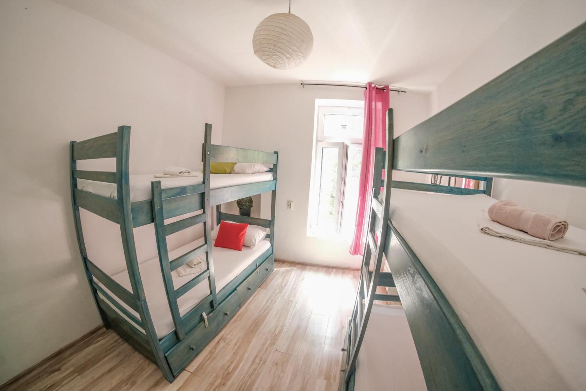 White Rabbit Hostel Hvar Town Extérieur photo