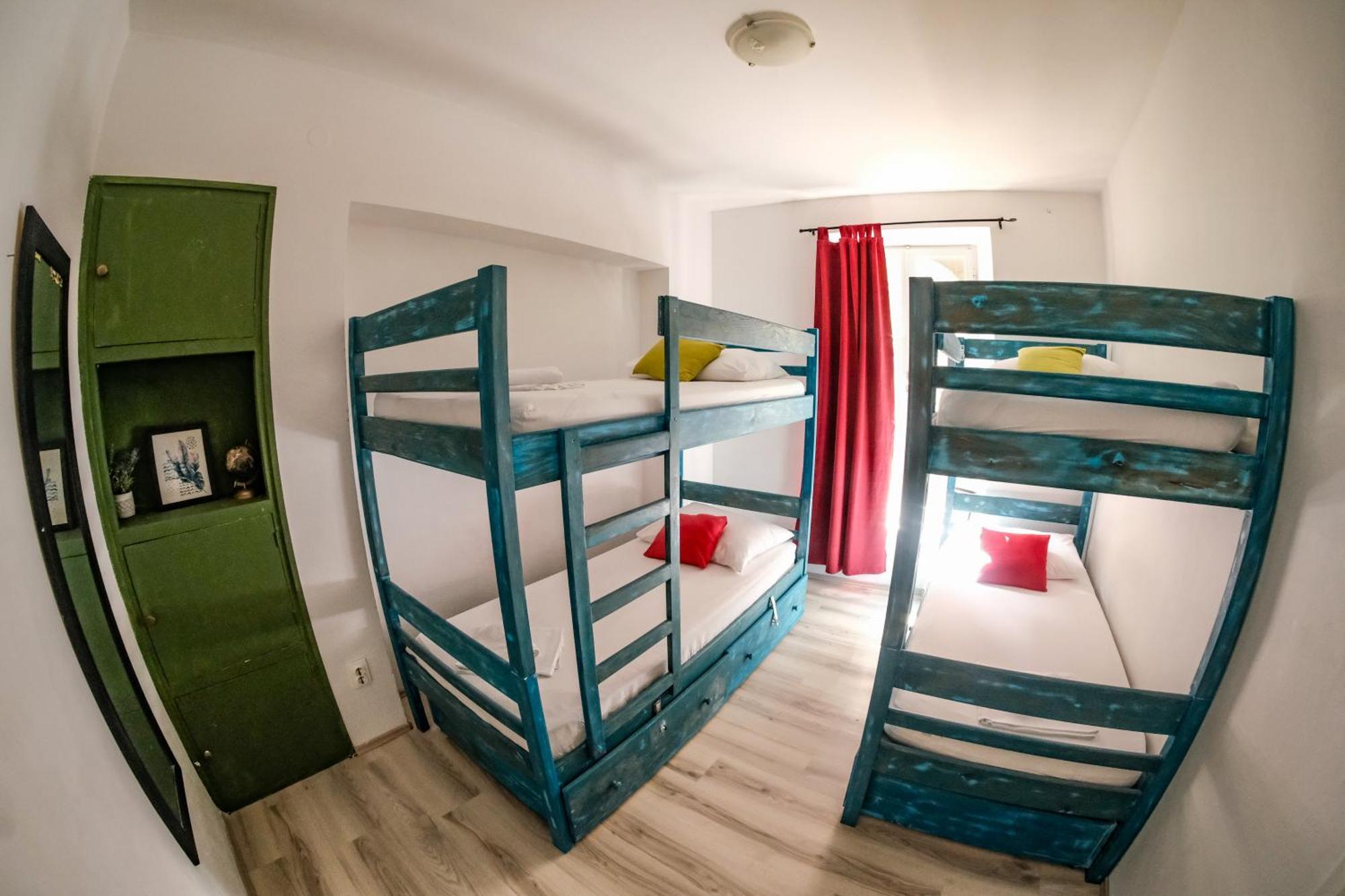 White Rabbit Hostel Hvar Town Extérieur photo