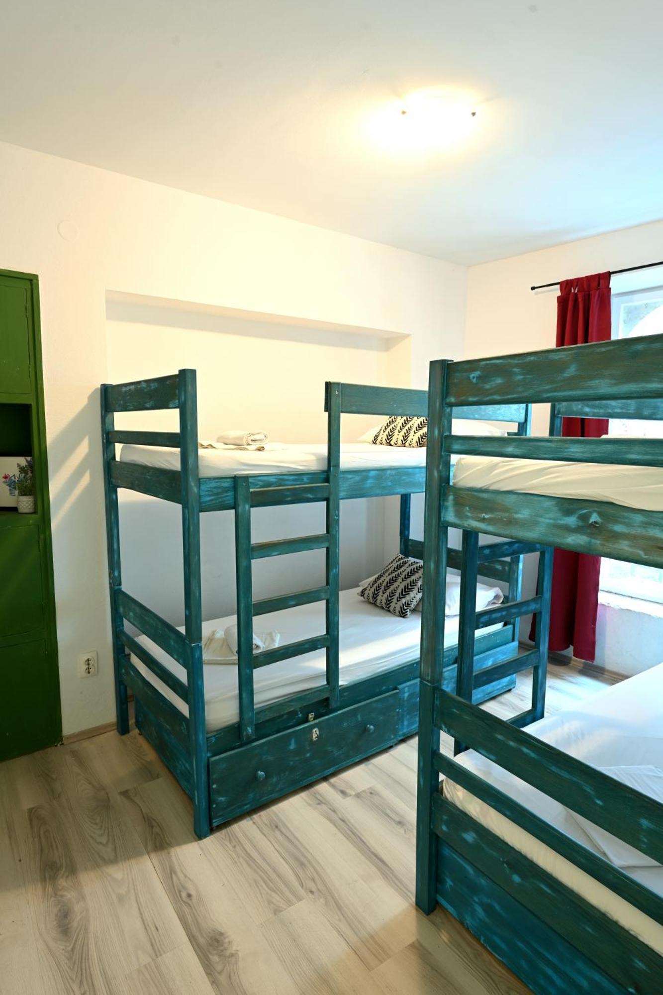 White Rabbit Hostel Hvar Town Extérieur photo