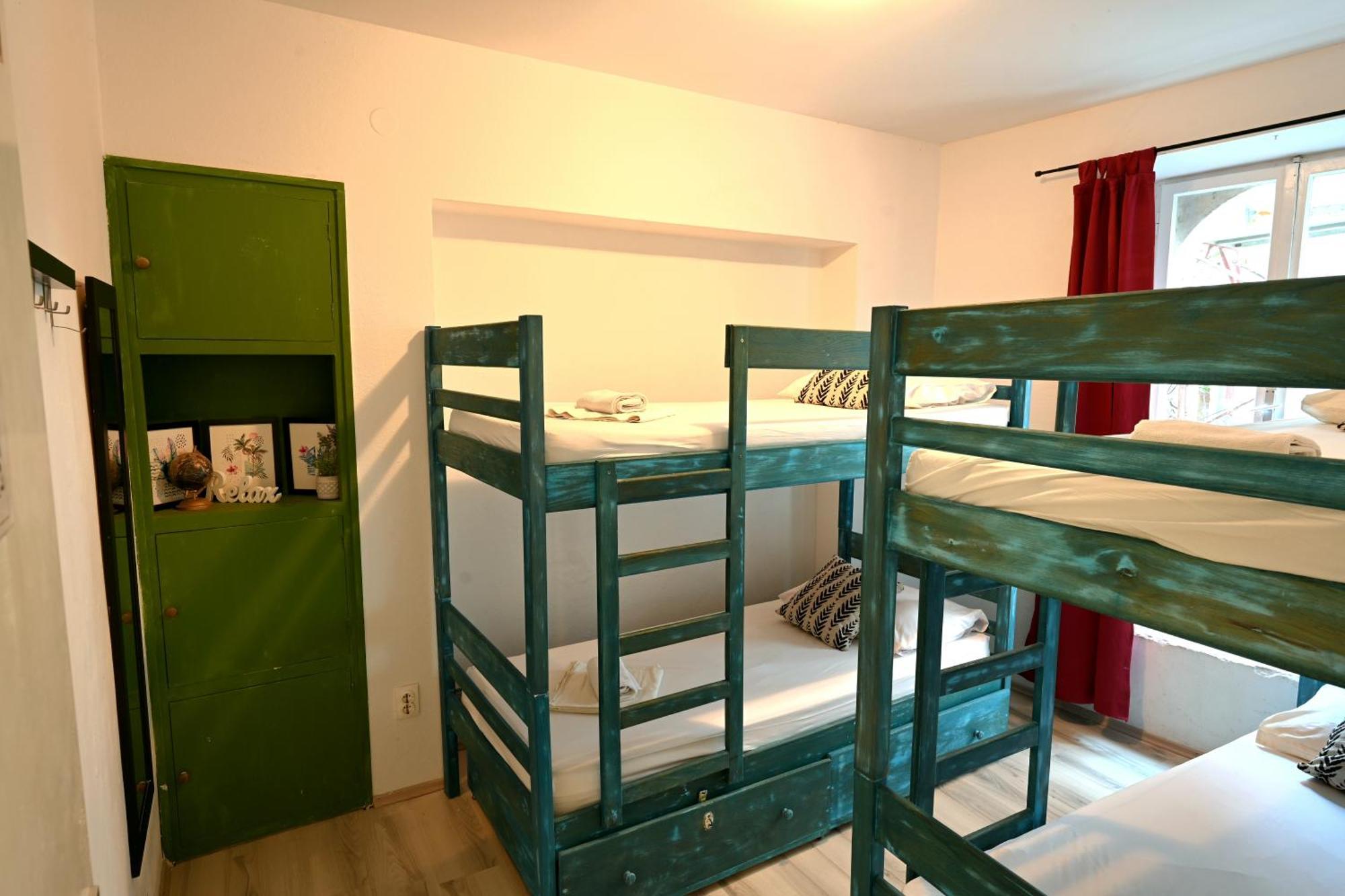 White Rabbit Hostel Hvar Town Extérieur photo