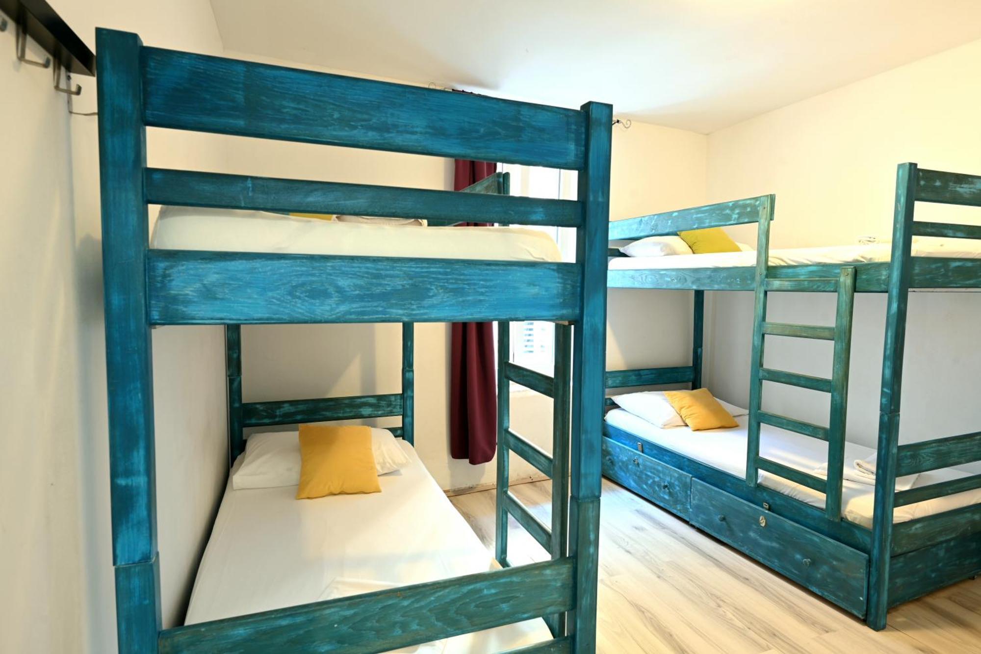 White Rabbit Hostel Hvar Town Extérieur photo