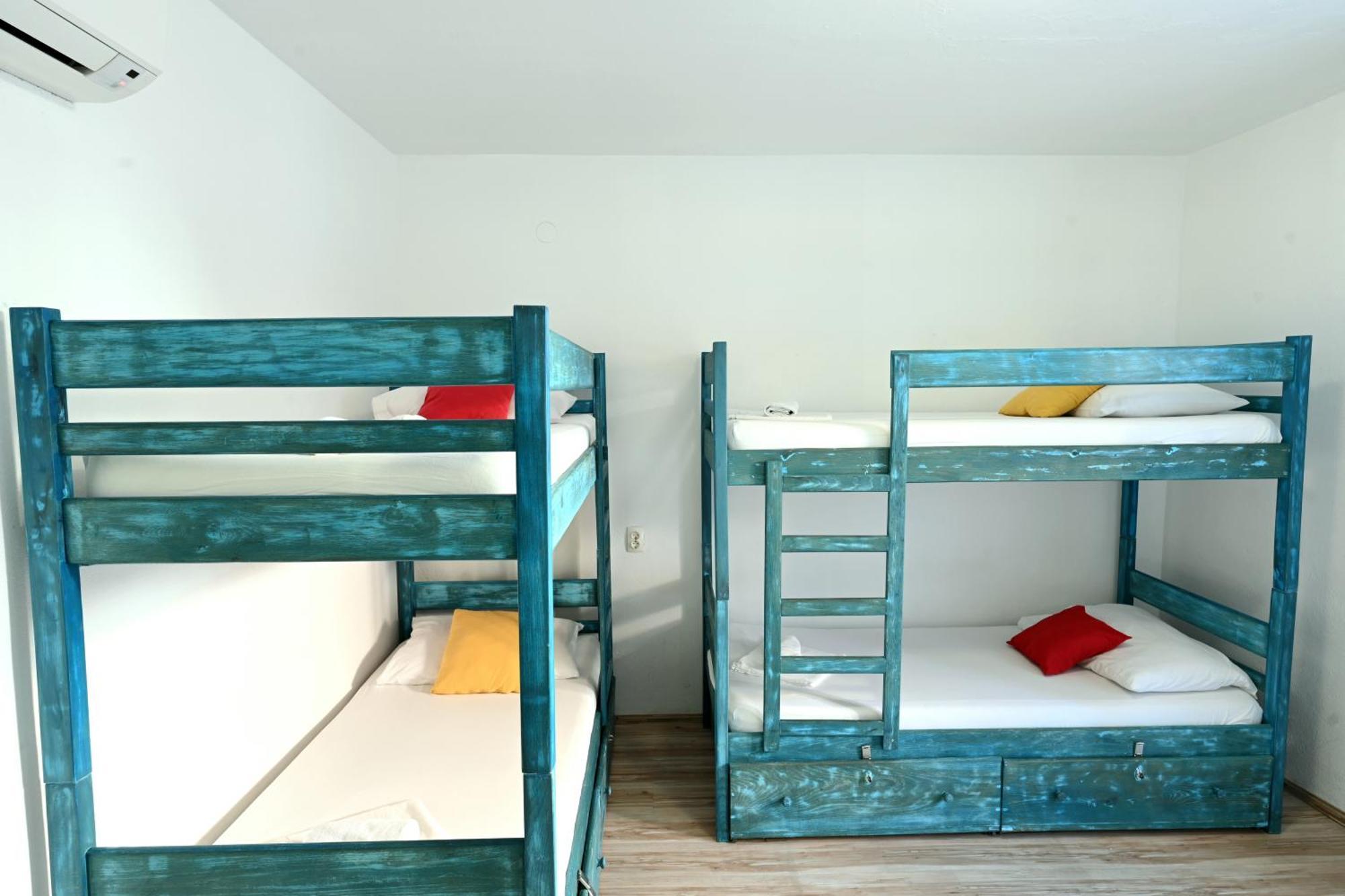 White Rabbit Hostel Hvar Town Extérieur photo