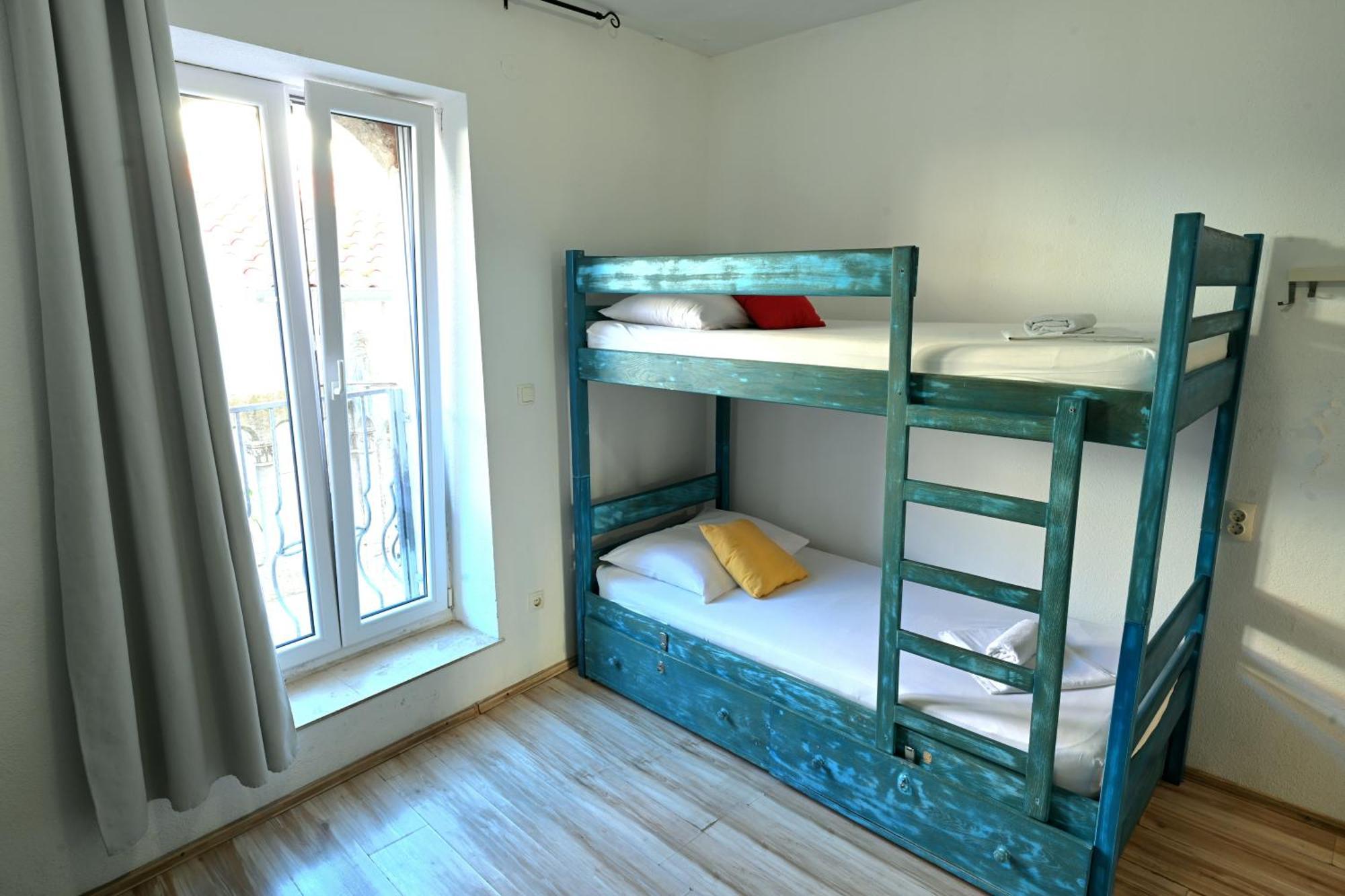 White Rabbit Hostel Hvar Town Extérieur photo