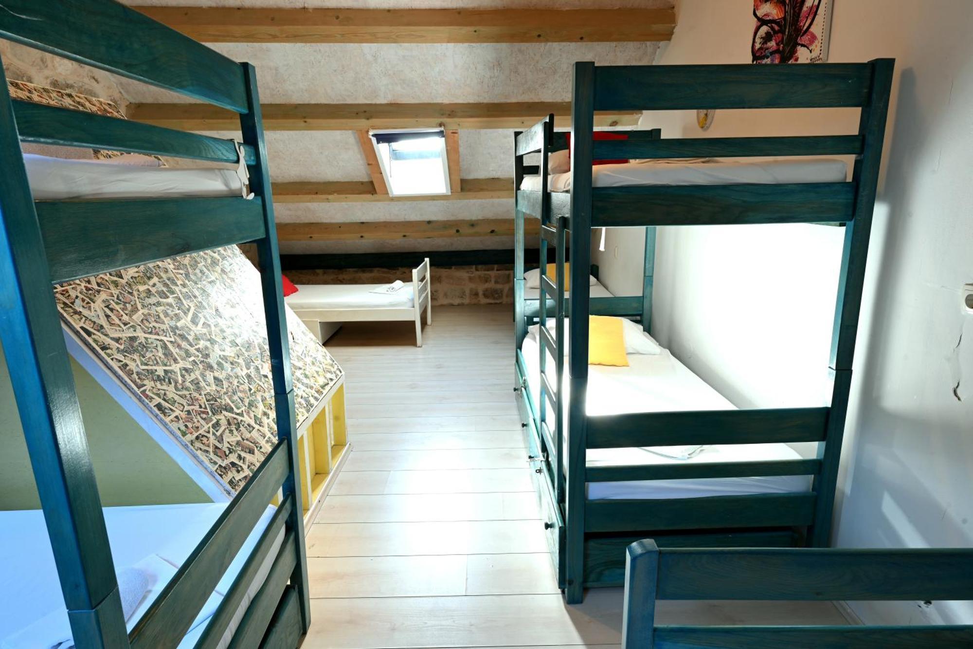 White Rabbit Hostel Hvar Town Extérieur photo