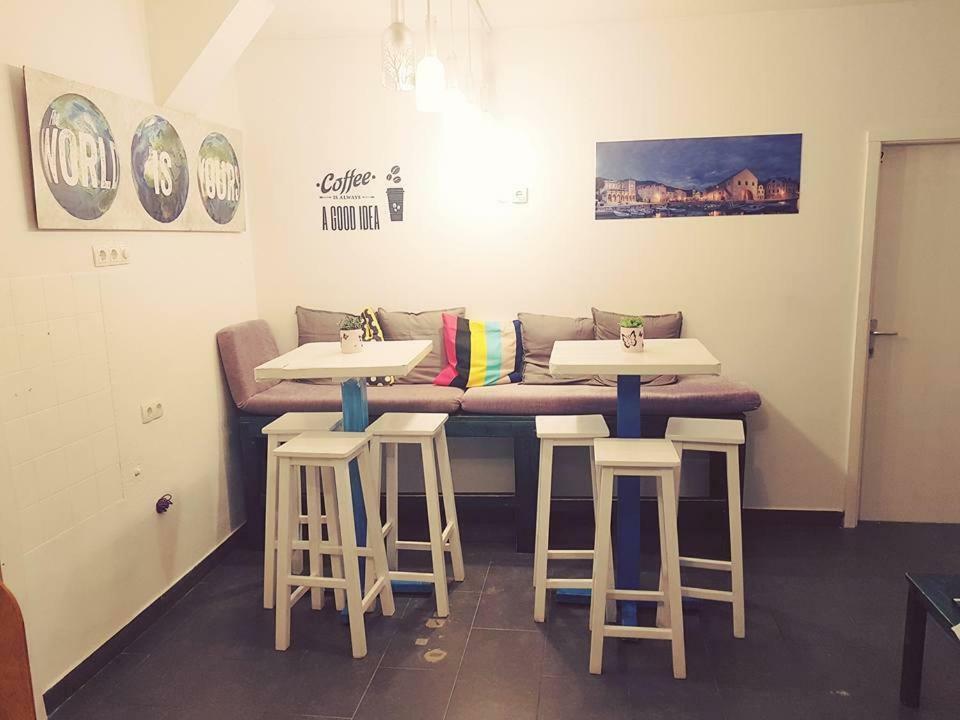 White Rabbit Hostel Hvar Town Extérieur photo